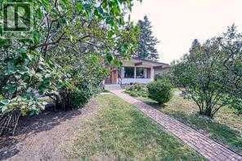 10212 8 Street Sw, Calgary, AB - Outdoor