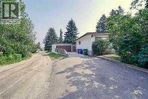 10212 8 Street Sw, Calgary, AB - Outdoor