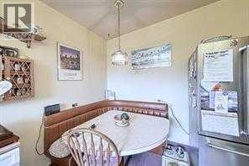 10212 8 Street Sw, Calgary, AB - Indoor