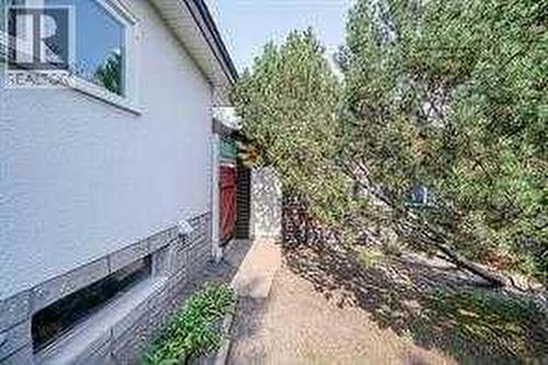 10212 8 Street Sw, Calgary, AB - Outdoor