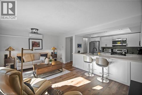 2058 Brant Street Unit# 3, Burlington, ON - Indoor