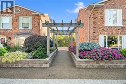 2058 BRANT Street Unit# 3  Burlington, ON L7P 3A6