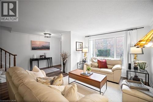 2058 Brant Street Unit# 3, Burlington, ON - Indoor Photo Showing Living Room