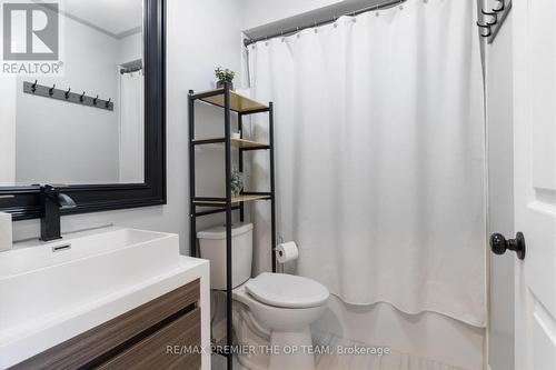 28 Kelso Crescent, Vaughan, ON - Indoor Photo Showing Bathroom