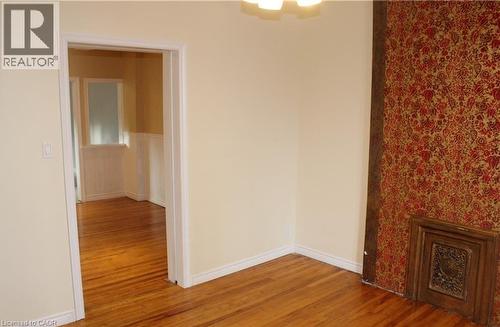 29 Oxford Street, Hamilton, ON - Indoor Photo Showing Other Room