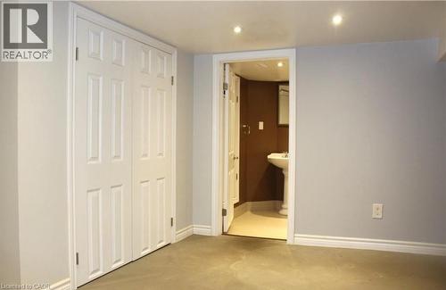 29 Oxford Street, Hamilton, ON - Indoor Photo Showing Other Room