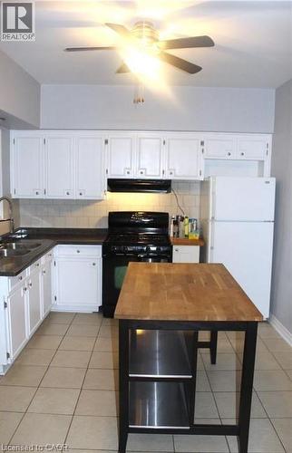 29 Oxford Street, Hamilton, ON - Indoor Photo Showing Kitchen