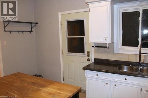 29 Oxford Street, Hamilton, ON - Indoor Photo Showing Kitchen With Double Sink