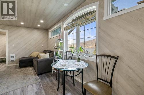 2245 Bennett Road, Kelowna, BC - Indoor