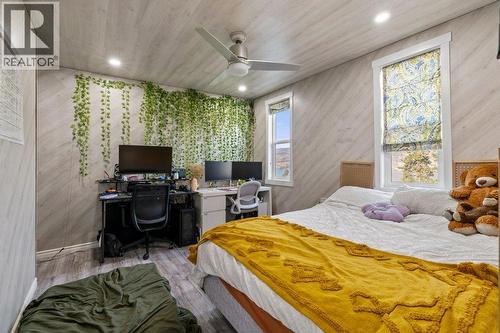 2245 Bennett Road, Kelowna, BC - Indoor Photo Showing Bedroom