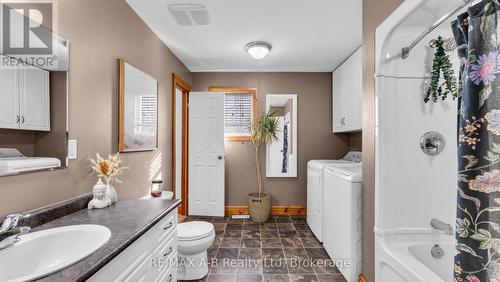 184 Henry Street, West Perth (Mitchell), ON - Indoor Photo Showing Bathroom