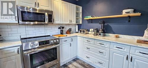 1453 Woodfield Crescent, Kingston (City Northwest), ON - Indoor Photo Showing Kitchen