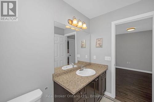 23 Bellflower Boulevard, Hamilton, ON - Indoor Photo Showing Bathroom