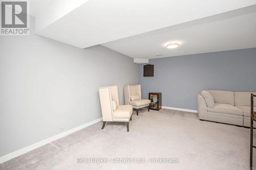 23 Bellflower Boulevard, Hamilton, ON - Indoor