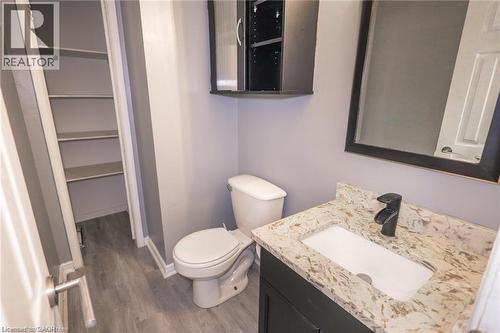 11 Perry Street, St. Catharines, ON - Indoor Photo Showing Bathroom