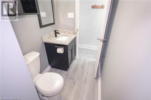 11 Perry Street, St. Catharines, ON - Indoor Photo Showing Bathroom