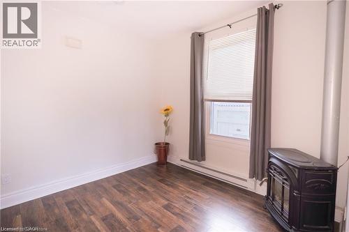 11 Perry Street, St. Catharines, ON - Indoor Photo Showing Other Room