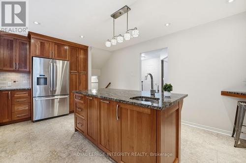 23 Pemberton Crescent, Ottawa, ON - Indoor Photo Showing Kitchen