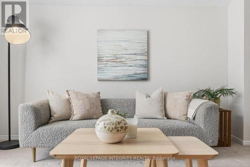 23 Pemberton Crescent, Ottawa, ON - Indoor