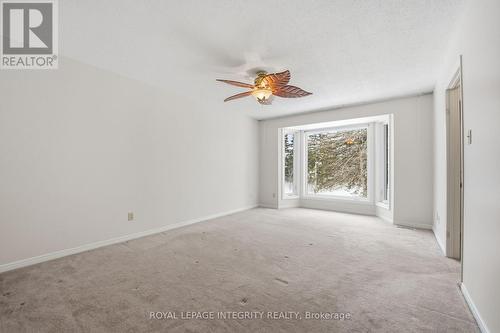 23 Pemberton Crescent, Ottawa, ON - Indoor Photo Showing Other Room