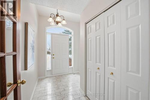 23 Pemberton Crescent, Ottawa, ON - Indoor Photo Showing Other Room