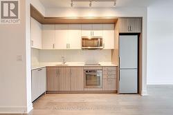 442 - 1575 LAKESHORE ROAD W  Mississauga, ON L5J 0B1