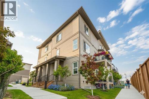 60, 2117 81st Street SW  Calgary, AB T3H 6H5