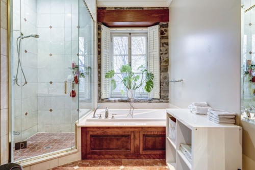 Salle de bains attenante à la CCP - 3078 Rue Jean-Girard, Montréal (Ville-Marie), QC - Indoor Photo Showing Bathroom