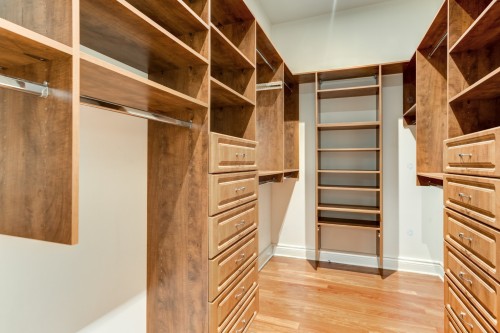 Penderie (Walk-in) - 3078 Rue Jean-Girard, Montréal (Ville-Marie), QC - Indoor