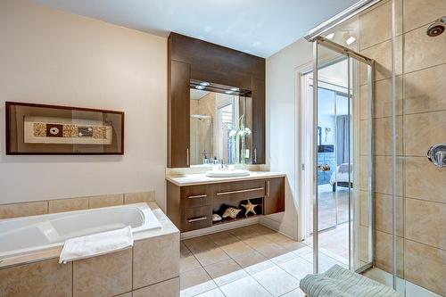 Bathroom - 402-651 Rue Jacques-Lavigne, Sainte-Thérèse, QC - Indoor Photo Showing Bathroom