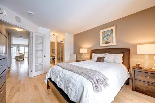 Primary bedroom - 402-651 Rue Jacques-Lavigne, Sainte-Thérèse, QC - Indoor Photo Showing Bedroom