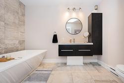 Ensuite bathroom - 