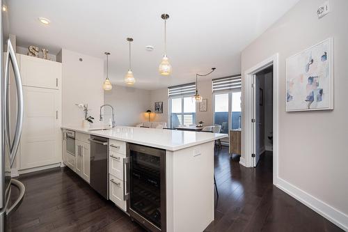 Kitchen - 408-440 19E Avenue, Montréal (Lachine), QC - Indoor Photo Showing Kitchen With Upgraded Kitchen