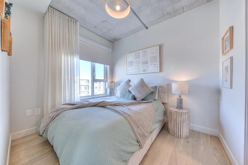 Primary bedroom - 1019-3000 Boul. Thimens, Montréal (Saint-Laurent), QC - Indoor Photo Showing Bedroom