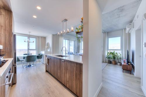 Kitchen - 1019-3000 Boul. Thimens, Montréal (Saint-Laurent), QC - Indoor Photo Showing Kitchen With Upgraded Kitchen