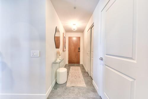 Hall - 1019-3000 Boul. Thimens, Montréal (Saint-Laurent), QC - Indoor Photo Showing Other Room