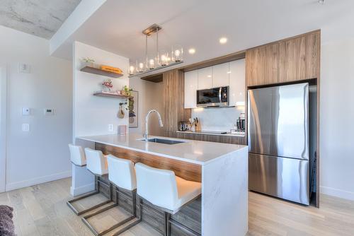 Kitchen - 1019-3000 Boul. Thimens, Montréal (Saint-Laurent), QC - Indoor Photo Showing Kitchen With Upgraded Kitchen