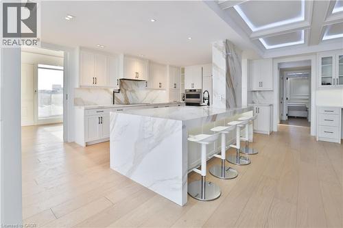 1477 Lakeshore Road Unit# 904, Burlington, ON - Indoor Photo Showing Kitchen With Upgraded Kitchen