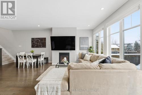 312 Wood Acres Grove, Ottawa, ON - Indoor Photo Showing Living Room