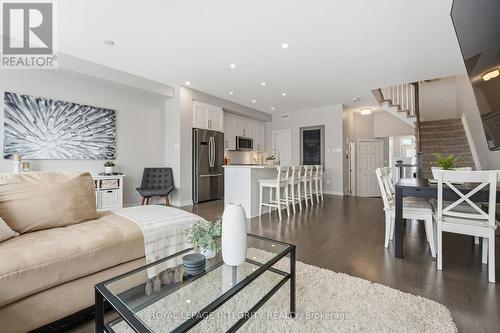 312 Wood Acres Grove, Ottawa, ON - Indoor Photo Showing Living Room