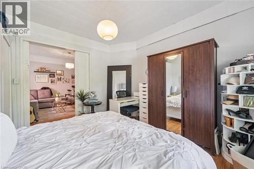Unit 1-bedroom #1 - 148 Suffolk Street W, Guelph, ON - Indoor Photo Showing Bedroom