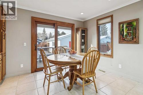 8603 Ashworth Road Se, Calgary, AB - Indoor Photo Showing Dining Room