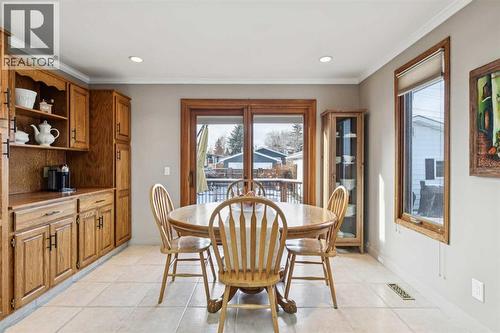 8603 Ashworth Road Se, Calgary, AB - Indoor Photo Showing Dining Room