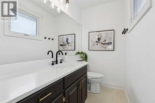 8603 Ashworth Road Se, Calgary, AB - Indoor Photo Showing Bathroom
