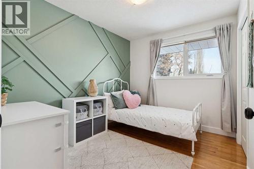 8603 Ashworth Road Se, Calgary, AB - Indoor Photo Showing Bedroom