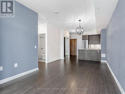 322 - 99 Eagle Rock Way, Vaughan, ON - Indoor Photo Showing Kitchen