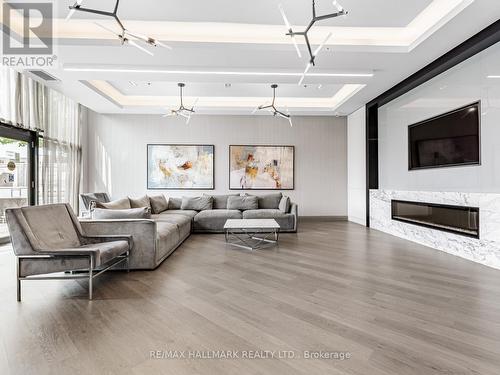 322 - 99 Eagle Rock Way, Vaughan, ON - Indoor Photo Showing Living Room