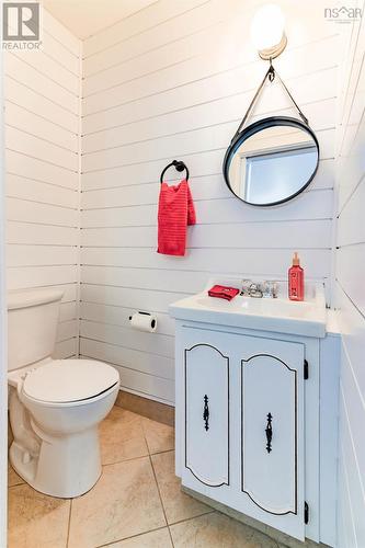 201 Main Street, Kentville, NS - Indoor Photo Showing Bathroom