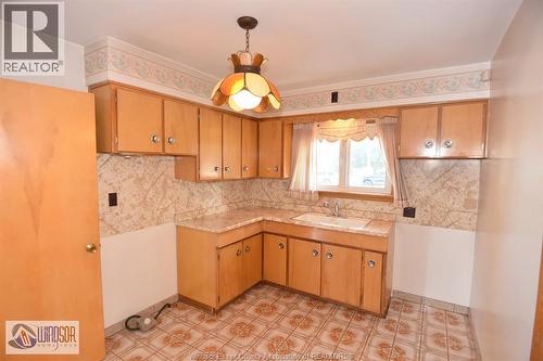 58 Texas Road, Amherstburg, ON - Indoor Photo Showing Kitchen