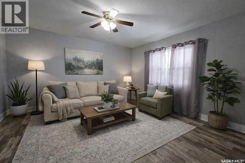1672 103Rd Street, North Battleford, SK - Indoor Photo Showing Living Room
